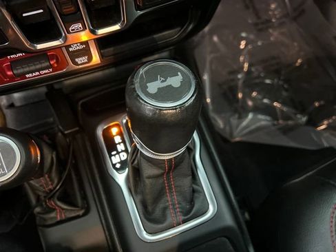 Used 2021 Jeep Wrangler Unlimited Rubicon w/ Xtreme Recon 35" Tire Package image 23