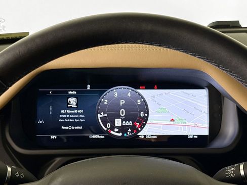 Used 2025 Land Rover Defender 110 S image 10