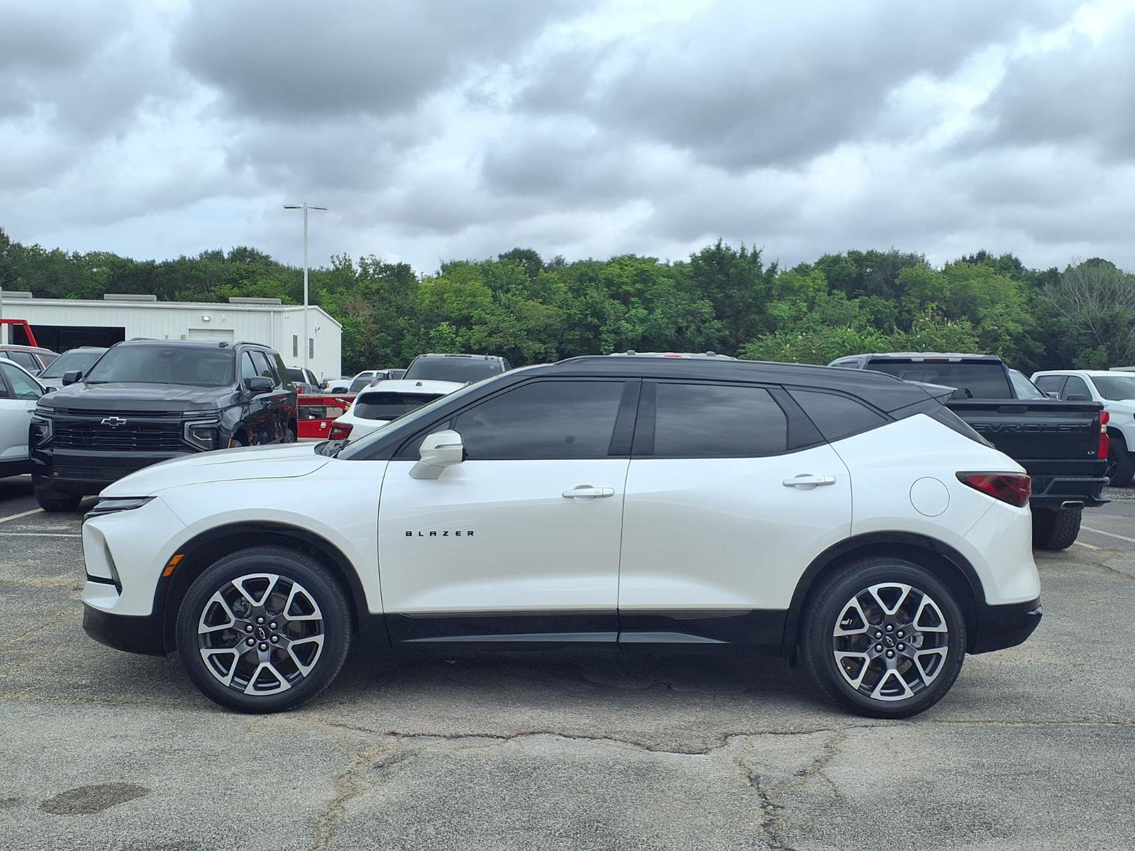 Used 2024 Chevrolet Blazer RS w/ Enhanced Convenience Package FWD image 24