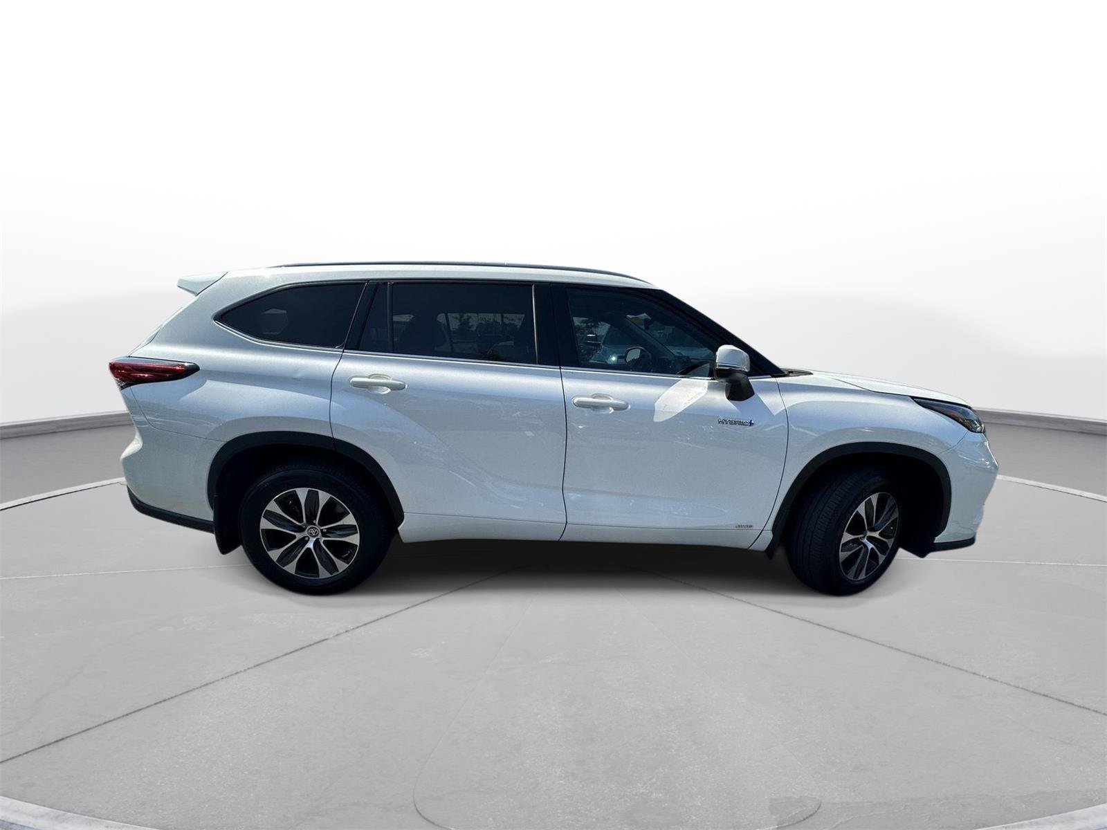 Used 2020 Toyota Highlander XLE AWD/4WD image 50