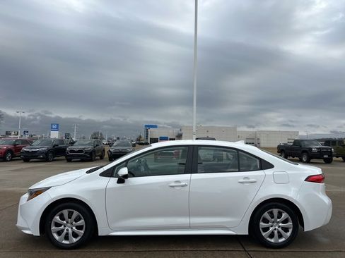 New 2025 Toyota Corolla LE image 5