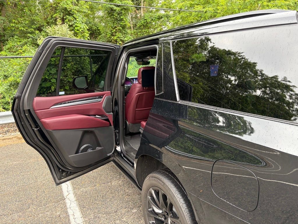 Used 2025 Cadillac Escalade Sport w/ Touring Package AWD/4WD image 15