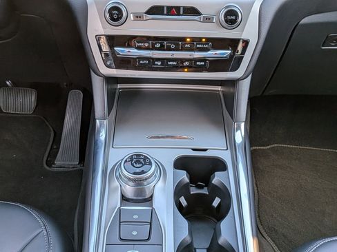 Certified 2022 Ford Explorer XLT w/ Equipment Group 202A image 22