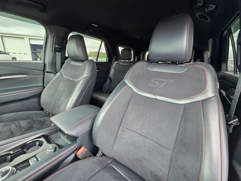 Used 2025 Ford Explorer ST image 26