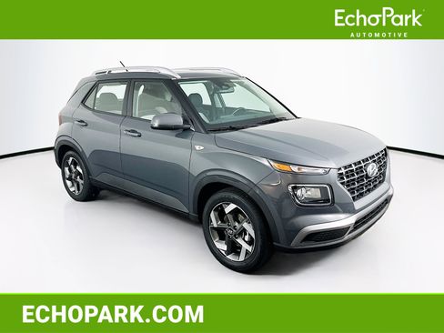 Used 2024 Hyundai Venue SEL image 1