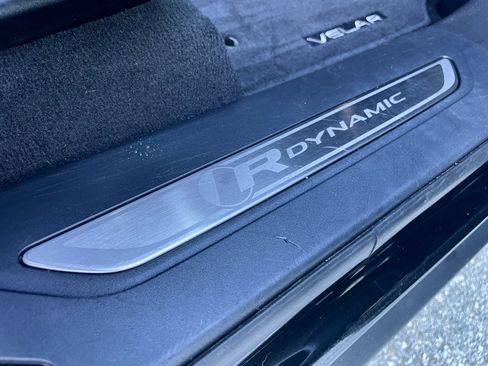 Used 2020 Land Rover Range Rover Velar R-Dynamic S image 34