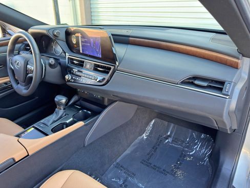 Used 2023 Lexus ES 350 w/ Premium Package FWD image 14