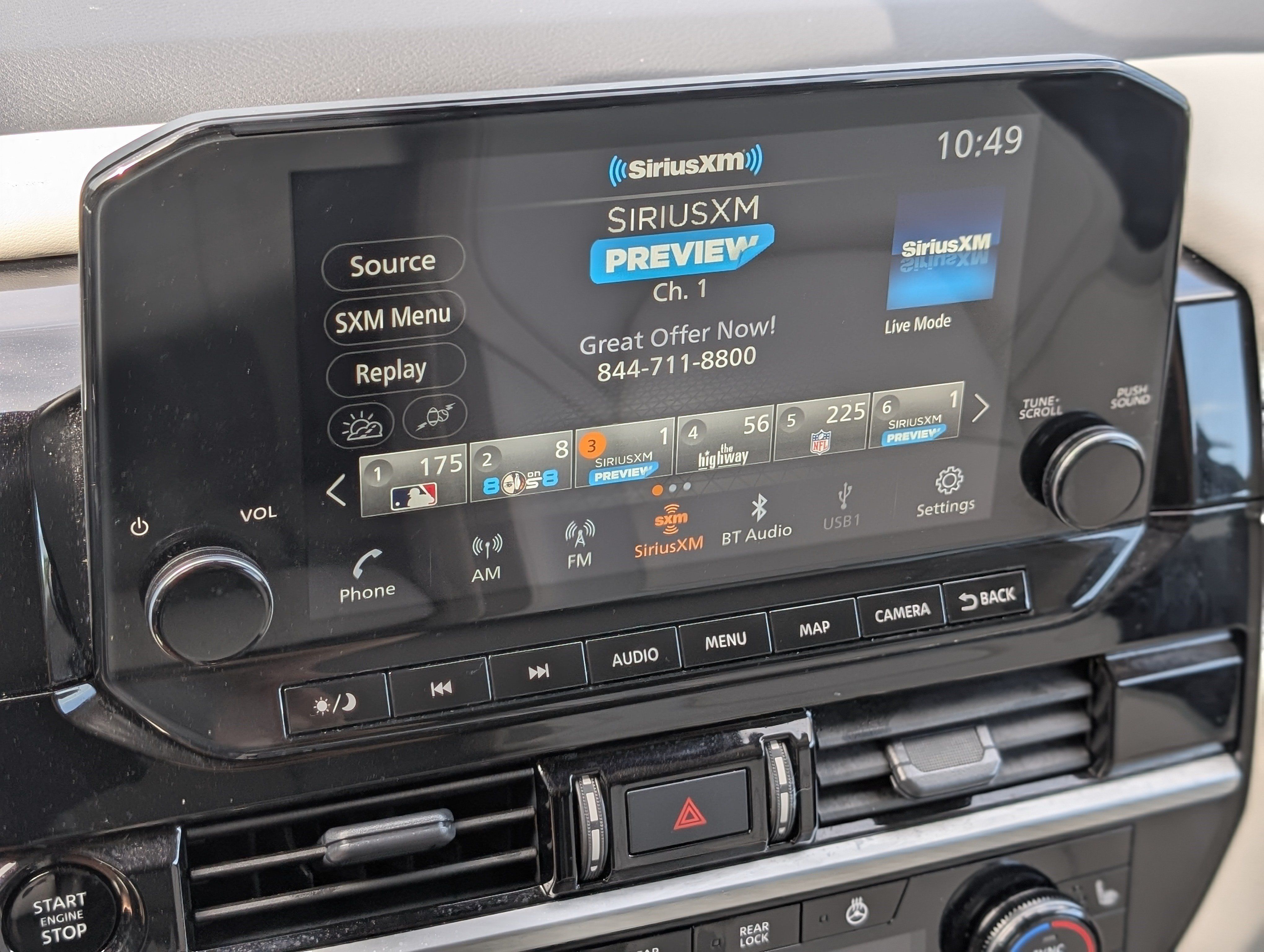 Used 2025 Nissan Pathfinder SL AWD/4WD image 30