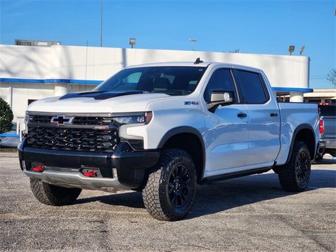 Used 2022 Chevrolet Silverado 1500 ZR2 image 3