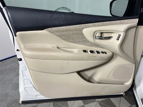 Used 2019 Nissan Murano SL image 11