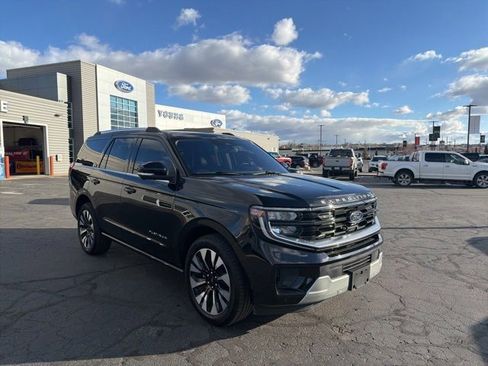 Used 2025 Ford Expedition Platinum w/ Driver's Package image 1