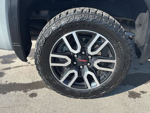 Used 2024 GMC Sierra 1500 AT4 w/ AT4 Premium Package image 12