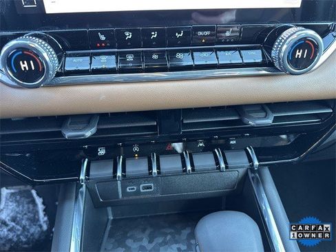 Used 2025 GMC Canyon AT4 image 43