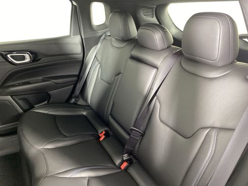 New 2025 Jeep Compass Limited w/ High Altitude Package image 32