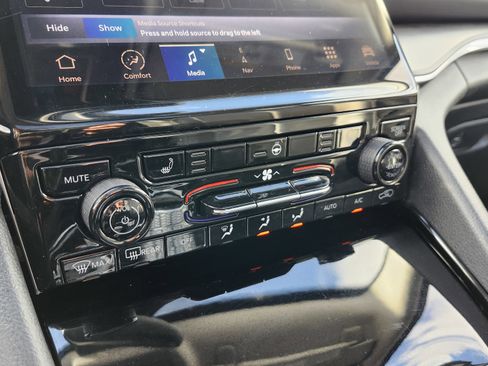 Used 2023 Jeep Grand Cherokee 4WD 4xe image 35