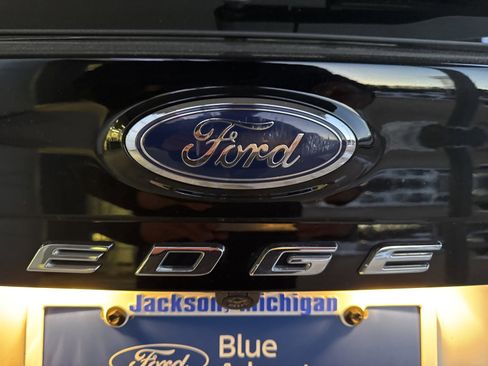 Certified 2024 Ford Edge SEL w/ Convenience Package image 12