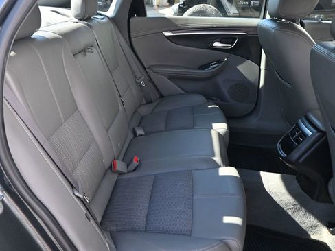 Used 2018 Chevrolet Impala LT image 17