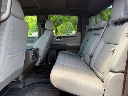 Used 2022 GMC Sierra 1500 SLT w/ SLT Premium Plus Package AWD/4WD image 38