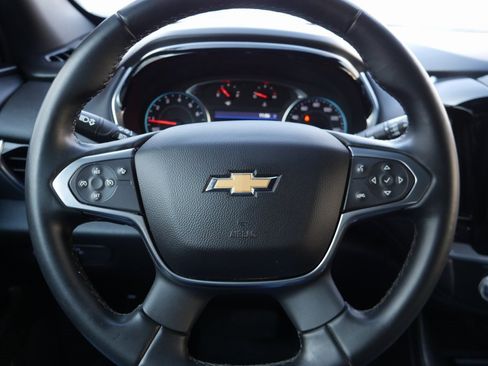 Used 2023 Chevrolet Traverse LT image 11