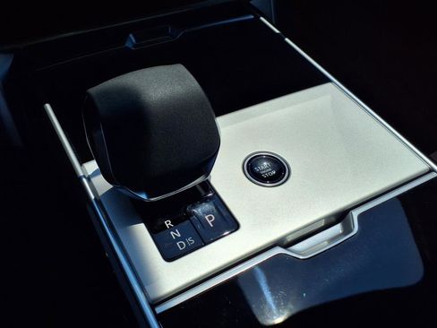 New 2025 Land Rover Range Rover SE image 13