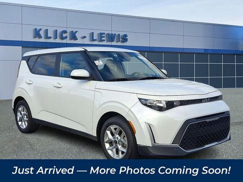 Used 2023 Kia Soul LX w/ Option Group 015 image 1