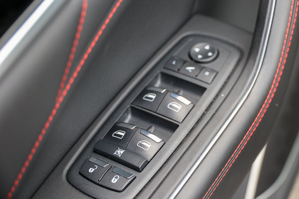Used 2023 Maserati Levante GT AWD/4WD image 6