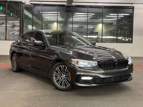 Used 2018 BMW 530i xDrive image 1