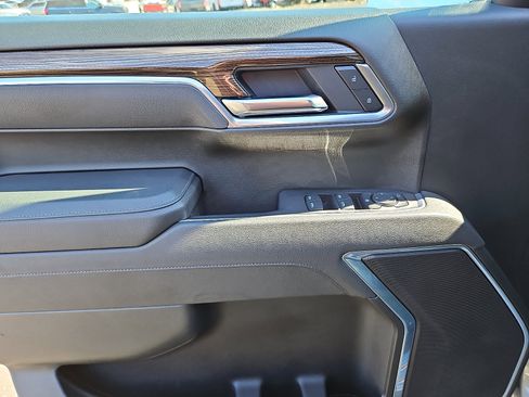 Used 2025 Chevrolet Silverado 1500 LT image 12