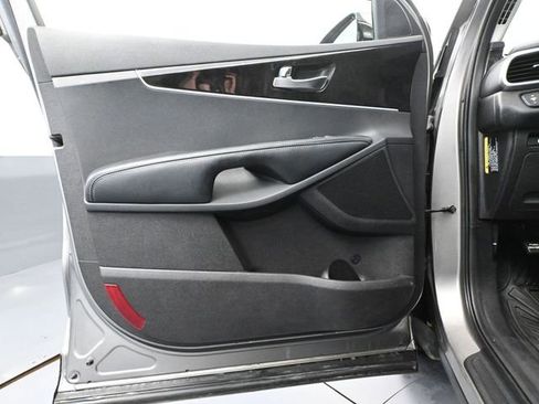 Used 2016 Kia Sorento LX image 16