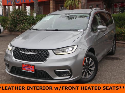 Used 2021 Chrysler Pacifica Touring-L image 4