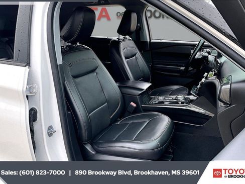 Used 2022 Ford Explorer Limited AWD/4WD image 6