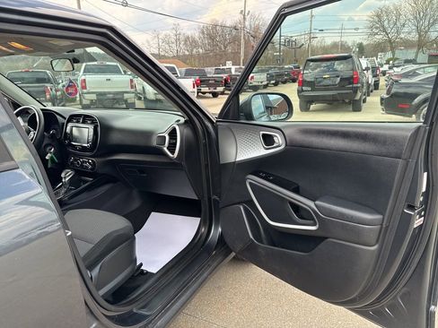 Used 2020 Kia Soul LX image 37