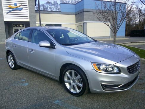 Used 2016 Volvo S60 T5 Premier w/ Convenience Package image 8