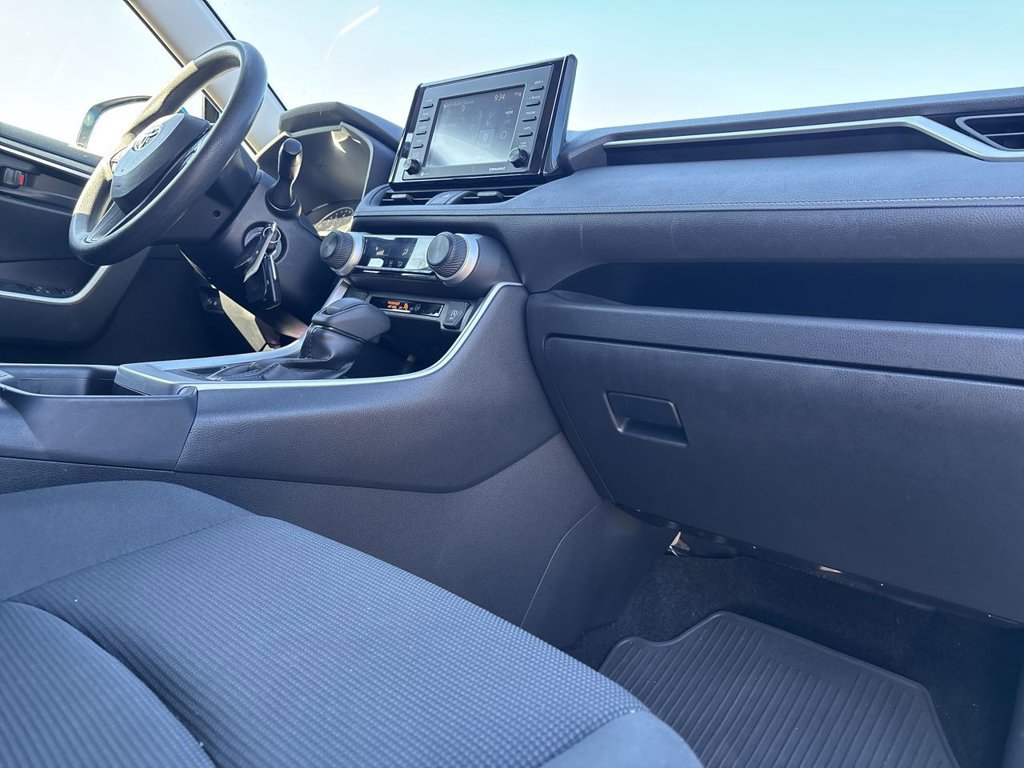 Used 2020 Toyota RAV4 LE w/ All Weather Liner Package AWD/4WD image 32