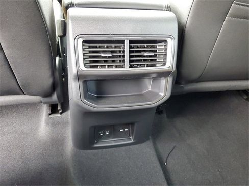 New 2026 Volkswagen Atlas Cross Sport SE image 12