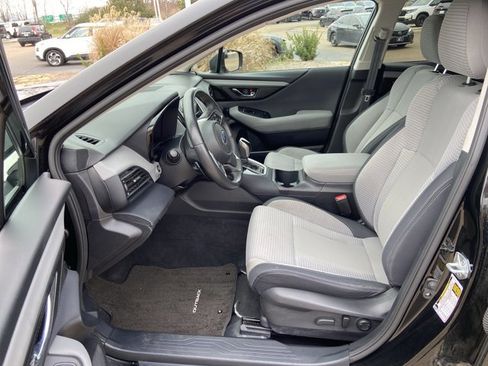 Used 2024 Subaru Outback Premium image 32