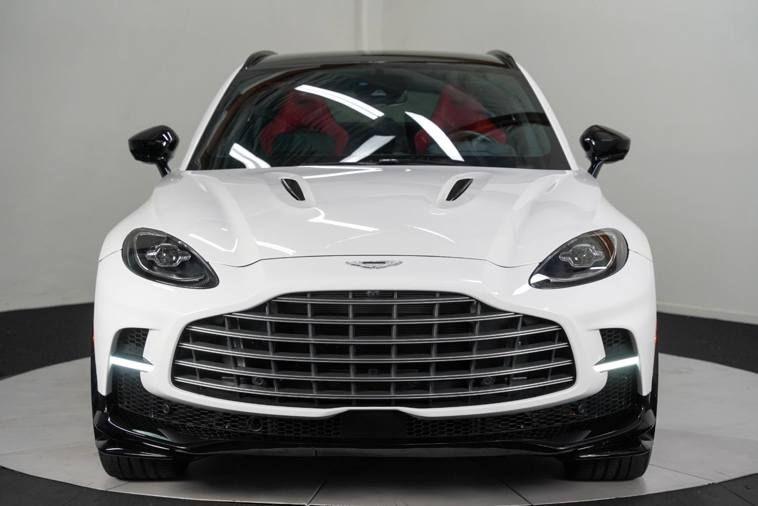 Used 2023 Aston Martin DBX 707 AWD/4WD image 10