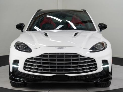 Used 2023 Aston Martin DBX 707 AWD/4WD image 10
