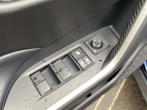 Used 2021 Toyota RAV4 XLE image 13