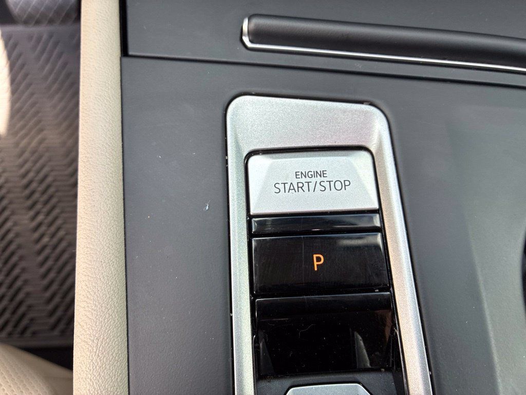 Used 2024 Volkswagen Atlas SE AWD/4WD image 27