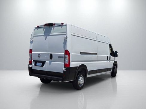 Used 2025 RAM ProMaster 2500 w/ Convenience Group FWD image 4