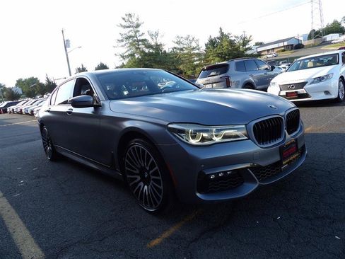 Used 2018 BMW 750i w/ Executive Package RWD image 1