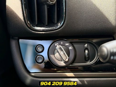 Used 2019 MINI Cooper Countryman w/ Premium Package FWD image 18