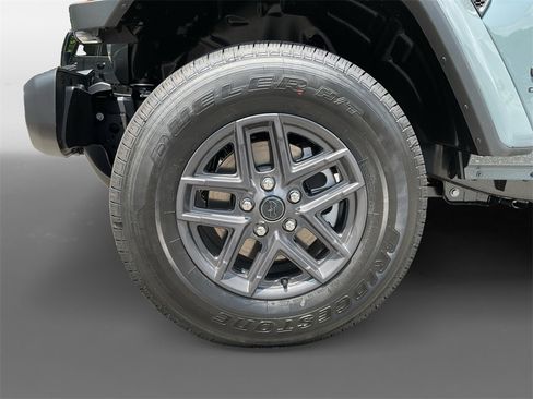 New 2025 Jeep Gladiator Sport image 16