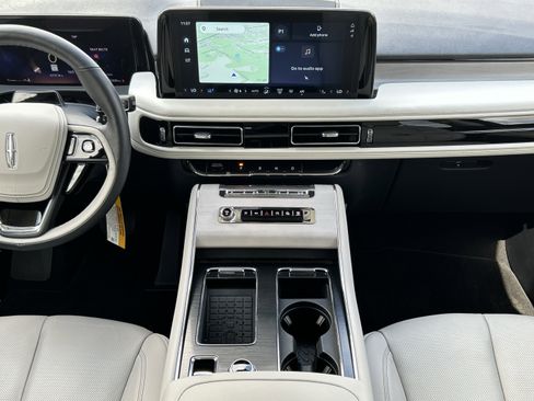 New 2025 Lincoln Aviator Reserve w/ Illumination Package RWD image 13