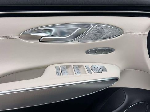 Certified 2023 Genesis GV70 2.5T Select w/ Select Package image 17