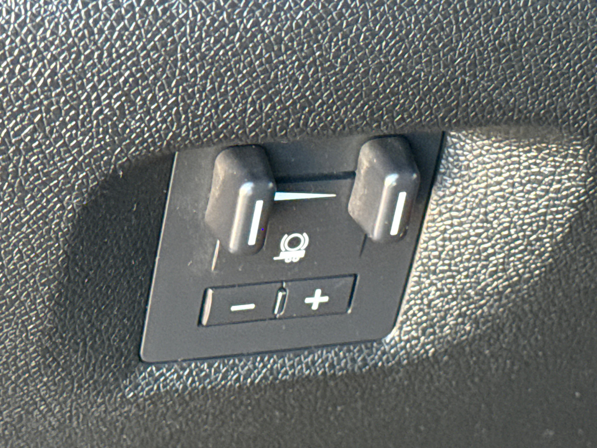 Used 2009 Chevrolet Silverado 3500 LTZ w/ LTZ Plus Package AWD/4WD image 25