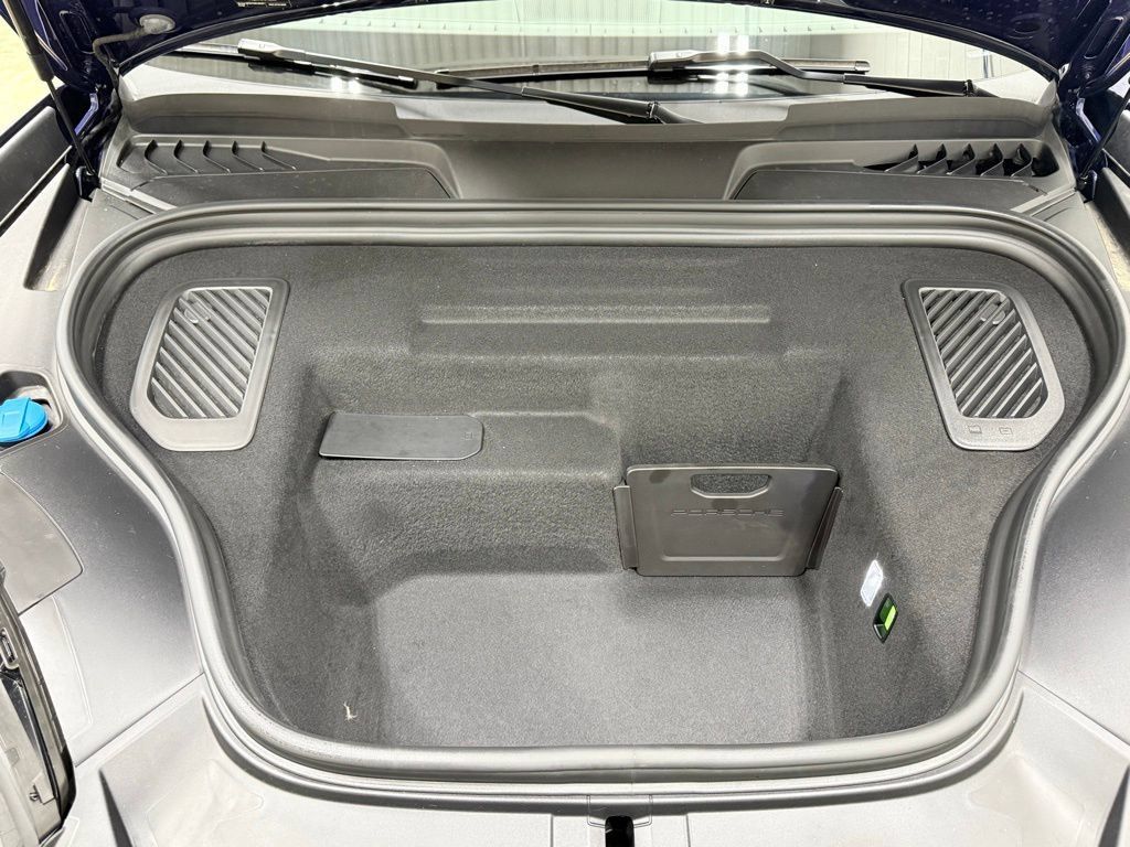 Used 2025 Porsche Macan 4S Electric w/ Premium Package AWD/4WD image 45