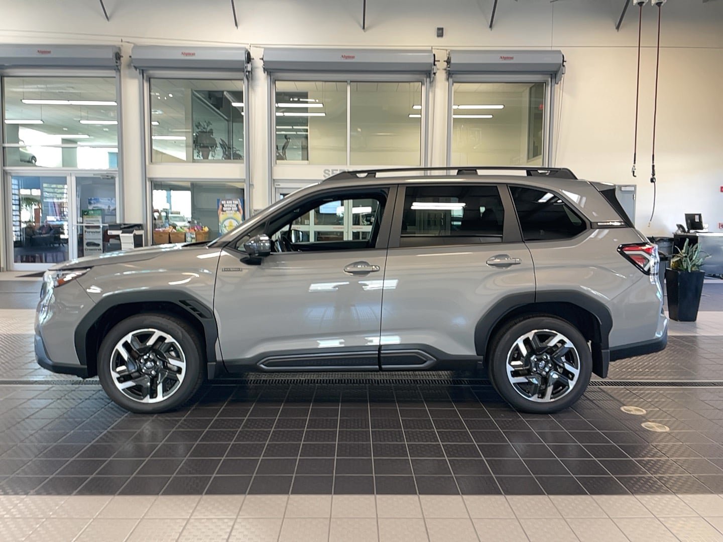 Used 2025 Subaru Forester Limited AWD/4WD image 4