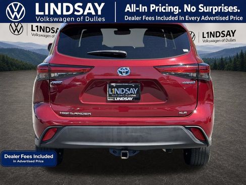 Used 2022 Toyota Highlander XLE FWD image 6